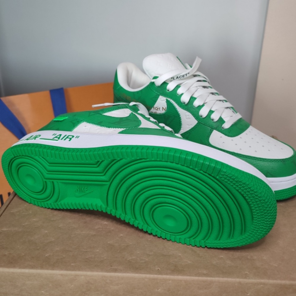 LOUIS VUITTON NIKE SNEAKERS - Picture 5 of 10